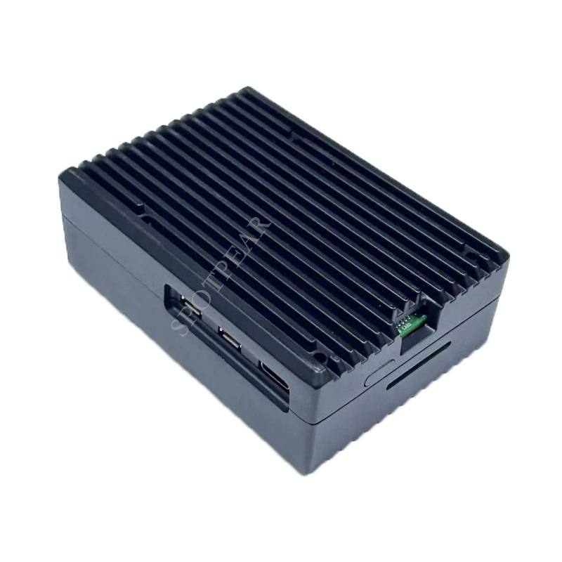 Custodia in metallo con custod - Pi 5 Case recensione e prezzo